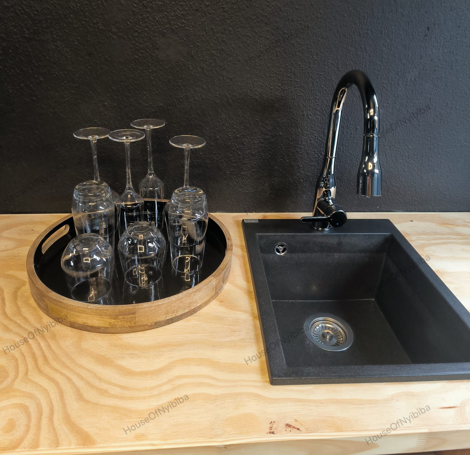 Zululami — close-up of the sink and rinsed glassware
