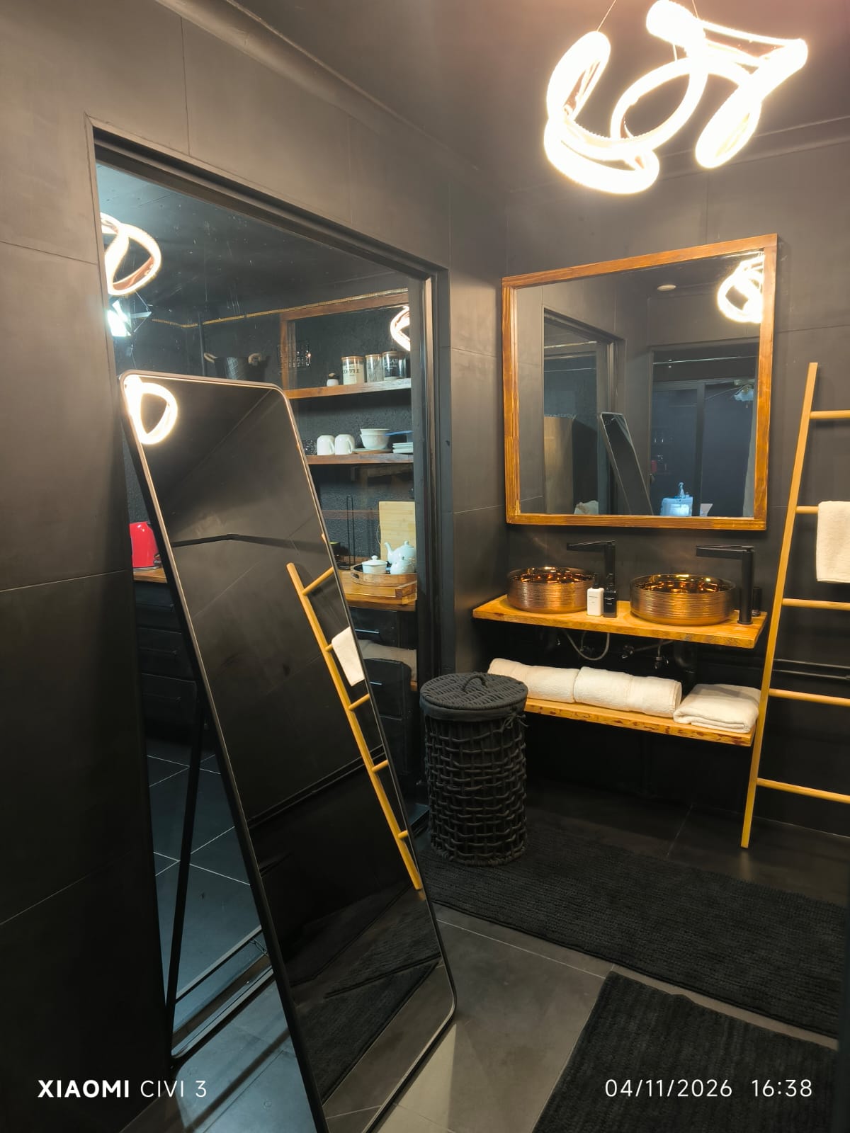 The Mihla Room — spacious bathroom and full-length mirror